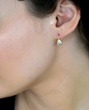 Kolczyki złote łezki w cyrkonie pr 585, KL 8185 585 Elegancka biżuteria, która doda blasku każdej stylizacji. Te złote kolczyki w kształcie delikatnych łezek, ozdobione błyszczącymi cyrkoniami, to doskonały w.JPG